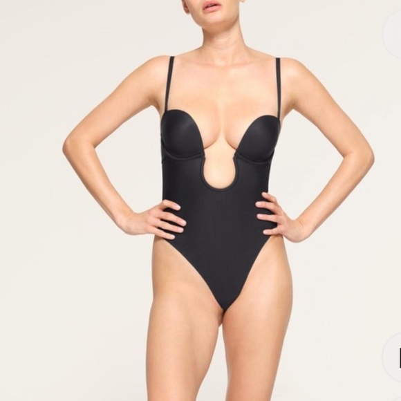 SKIMS DEEP PLUNGE SHAPEWEAR THONG BODYSUIT STYLE: BD-THG-2959 COLOR:ONYX NEW